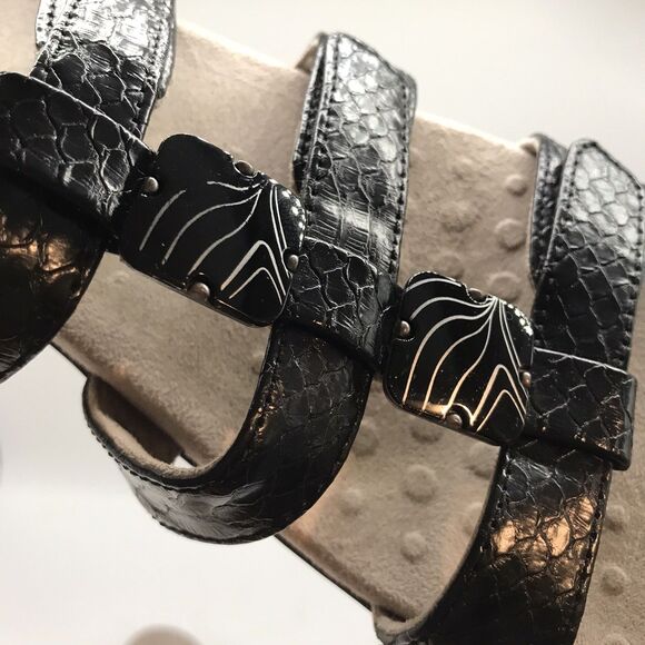 Vionic Amber Strappy Sandal Women's 7 Black Floral Faux Snakeskin Hook & Loop - Picture 11 of 13